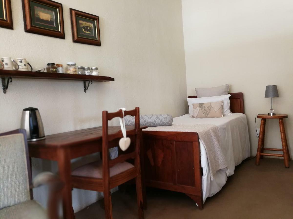 Macnut Bed And Breakfast Mbombela Ngoại thất bức ảnh